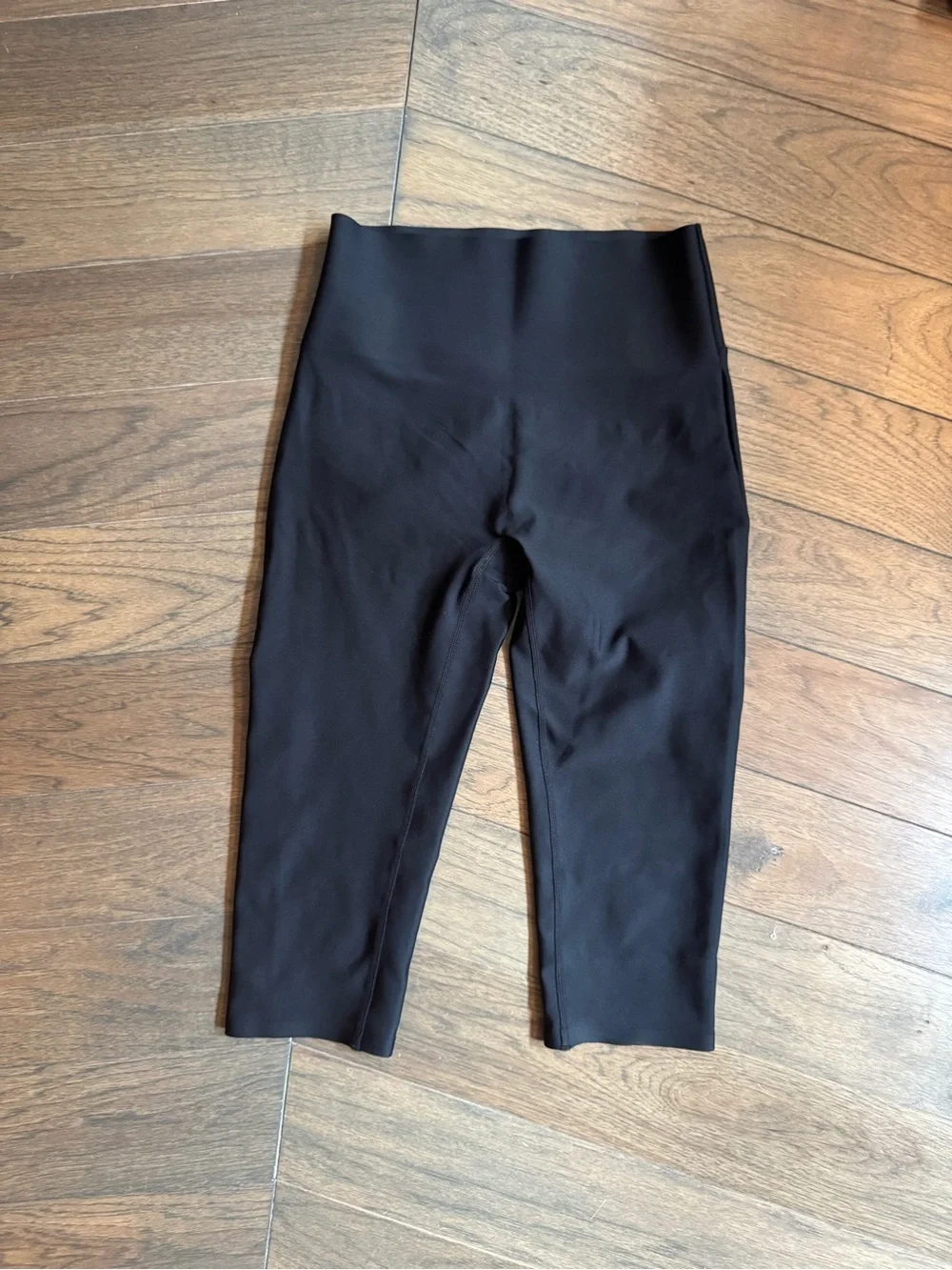 Alo Airlift capris